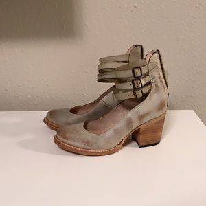 Free Bird by Steven Randi Sandal